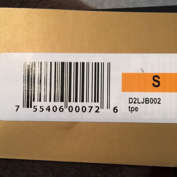 NWT Donna Karan New York faux fur coat size S - Picture 12 of 12